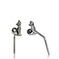 Load image into Gallery viewer, Silber Nasenstecker 0,8 mm Nostril Katze aufrecht L-Form Nasenpiercing - chic-net.de
