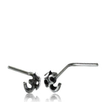 Load image into Gallery viewer, Silber Nasenstecker 0,8 mm Nostril Om L-Form Nasenpiercing - chic-net.de
