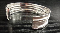 Cargar imagen en el visor de la galería, Silberarmreif Muster weiß oxidert glänzend 925er Sterling Silber Armreif Unisex Schmuck - chic-net.de
