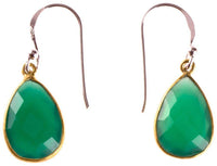 Load image into Gallery viewer, Silberohrringe vergoldet Tropfen Stein Onyx grün facettiert 925 Sterling Silber Ohrringe - chic-net.de
