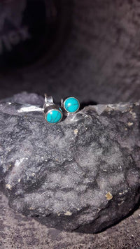 Load image into Gallery viewer, Silberohrstecker rund Türkis Ohrringe Ohrstecker Damen Ohrring Stecker 925er Sterling Silber.
