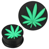 Load image into Gallery viewer, Silikon Plug weich schwarz neon grün Hanfblatt Piercing Ohrschmuck - chic-net.de

