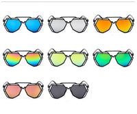 Load image into Gallery viewer, Sonnenbrille V-förmiges Polygon schwarzes Gestell 400UV verspiegelt - chic-net.de
