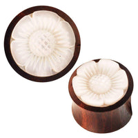 Load image into Gallery viewer, Sonoholz Plug Perlmutt Blume handgeschnitzt schillernd - chic-net.de
