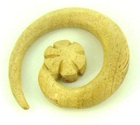 Cargar imagen en el visor de la galería, Spirale Blume Tribal Piercing Holz Bananenholz Unisex Expander handgeschnitzt Organic - chic-net.de
