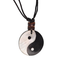 Cargar imagen en el visor de la galería, Surferkette Haifzahn Surfbrett rund Holz Muschel verstellbar - chic-net.de
