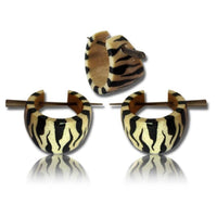 Cargar imagen en el visor de la galería, Tiger Holzcreolen weiß schwarz Pin-Ohrringe Pin-Creolen Holz Horn Pin handbemalt 16 mm - chic-net.de
