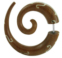 Load image into Gallery viewer, Tribal Fake Piercing Pfeil Muster weiß Holz Spirale Bone Inlay Sonoholz Edelstahl Organic Unisex - chic-net.de
