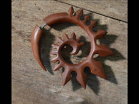 Load image into Gallery viewer, Tribal Fake Piercing Spirale Zacken Holz Edelstahl - chic-net.de
