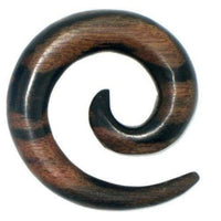 Load image into Gallery viewer, Tribal Holz Piercing Expander Spirale braun dunkelbraun Muster Sonoholz Plug Tunnel Ohrhänger Ohrstecker - chic-net.de
