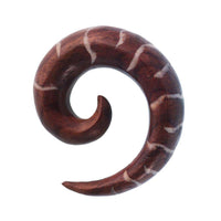 Load image into Gallery viewer, Tribal Holz Pircing Expander, braune Spirale mit weißem Boneinlay, aus Tamarindholz, 8mm, Plug, Tunnel, Ohrhänger, Ohrstecker - chic-net.de
