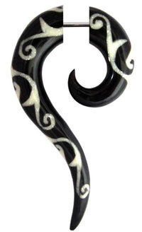 Cargar imagen en el visor de la galería, Tribal Horn Fake Piercing schwarz Spirale weiß spiralig Muster Fragezeichen Buffalo 6 mm Edelstahl - chic-net.de

