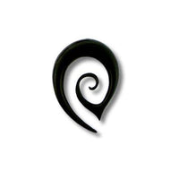Cargar imagen en el visor de la galería, Tribal Horn Piercing Expander, Maori-Spirale, Ohrring aus Horn, 6mm,  schwarz, Plug, Tunnel, Ohrhänger, Ohrstecker - chic-net.de
