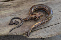 Load image into Gallery viewer, Tribal Kokosholz Piercing Thai Spirale lang Ornament - chic-net.de
