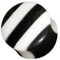 Load image into Gallery viewer, Tribal Plug weiß schwarz gestreift handgeschnitzt Bone Büffelhorn Organic Expander Tunnel Piercing - chic-net.de
