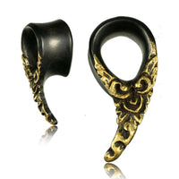 Load image into Gallery viewer, Tunnel Holz Tropfen Dorn gebogen golden bemalt Gravur double flared Arangholz - chic-net.de
