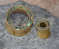 Load image into Gallery viewer, Tunnel Plug Messing Paua Abalone Perlmutt Rim gold - chic-net.de
