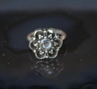 Load image into Gallery viewer, Universal Piercing Ring 925 Silber 1.2mm Kristall Blume - chic-net.de
