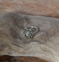 Load image into Gallery viewer, Universal Piercing Ring 925 Silber 1.2mm Kristall Blume - chic-net.de
