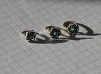 Load image into Gallery viewer, Universal Piercing Ring 925 Silber 1.2mm Türkis Blume - chic-net.de
