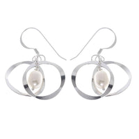 Load image into Gallery viewer, zwei Ringe Perlenohrringe 925er Sterling Silber Zuchtperle (1A Naturqualität) oval Ohrringe - chic-net.de
