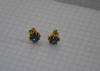 Load image into Gallery viewer, Messing Kristall Ohrstecker gold Lotus Blume 10mm
