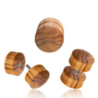 Cargar imagen en el visor de la galería, Fake Holz Plug Piercing Olivenholz 8 mm handgeschnitzt Unisex Edelstahl - chic - net.de
