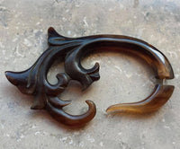 Cargar imagen en el visor de la galería, Fake Horn Piercing Ornament Hook Spirale dunkel - chic - net.de
