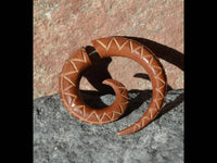 Cargar imagen en el visor de la galería, Fake Piercing Edelstahl Holz Zacken Dehnschnecke - chic - net.de
