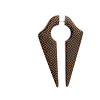 Cargar imagen en el visor de la galería, Fake Piercing Ohrring Sawo Holz Pfeil Sumatra Rauten - chic - net.de
