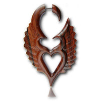 Load image into Gallery viewer, Fake Piercing Sono Holz Herz Flügel braun gemasert Plug nickelfrei Ohrstecker - chic - net.de
