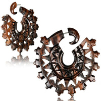 Cargar imagen en el visor de la galería, Fake Piercing Zackenrad Holz Edelstahl handgeschnitzt groß dunkelbraun Dehner - chic - net.de
