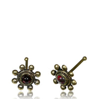Load image into Gallery viewer, Gerader Granat Nasenstecker Tragus antik golden Punkte Blume Messing 8 mm lang - chic - net.de

