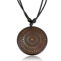 Load image into Gallery viewer, Halskette Holz verstellbar Anhänger Mandala balinesisch - chic - net.de
