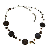 Load image into Gallery viewer, Halskette Perlmutt Zebra Perlen Steinsplitter braun Tigerauge - chic - net.de
