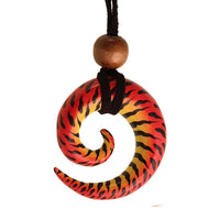 Cargar imagen en el visor de la galería, Kette Holz Tiger Spirale rot gelb Anhänger Lederband Holzperlen verstellbar bemalt - chic - net.de
