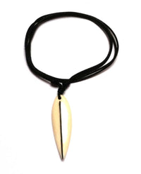 Cargar imagen en el visor de la galería, Surferkette Bonekette Kette Bone Baumwolle Surfer Style Surfbrett Anhänger Unisex Schmuck weiß schwarzer Strich
