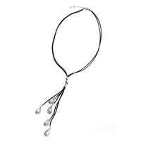 Cargar imagen en el visor de la galería, Lederbandkette schwarz Anhänger Edelstahl silberfarben Tropfen Länge 53 cm - chic - net.de
