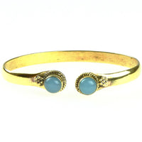 Load image into Gallery viewer, Messing Armreif golden Chalcedon hell rund Blume Zopfrand nickelfrei verstellbar antik Tribal Brass - chic - net.de
