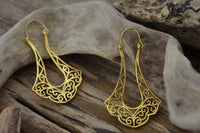 Load image into Gallery viewer, Messing Bügel Ohrringe antik gold Zapfen Spiralen - chic - net.de
