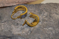 Load image into Gallery viewer, Messing Ohrringe gold Abalone Muschel Imitat Creolen - chic - net.de
