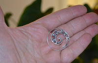 Load image into Gallery viewer, Messingohrringe versilbert Spiralen Linien S - Form Ornament 925 sterling Silber - chic - net.de
