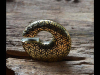 Load image into Gallery viewer, Ohrgewicht Brass Piercing 10mm Blume des Lebens Kreis - chic - net.de
