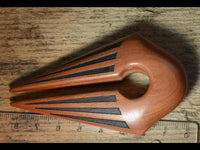 Cargar imagen en el visor de la galería, Ohrgewicht Sawoholz Pfeil 14mm Piercing Streifen - chic - net.de
