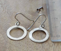 Load image into Gallery viewer, Ohrringe 925 Sterling Silber Ring gebürstet 16mm - chic - net.de
