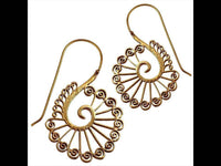 Cargar imagen en el visor de la galería, Ohrringe Messing antik golden Tribal Ohrhänger Spiralen Stäbe starr Haken - chic - net.de
