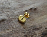 Load image into Gallery viewer, Ohrstecker Silber 925 vergoldet crushed Stein Malachit rund - chic - net.de
