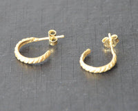 Load image into Gallery viewer, Ohrstecker vergoldet 925 Silber Creolen Seil - chic - net.de
