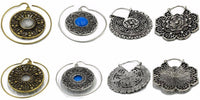 Load image into Gallery viewer, Piercing Ohrgewicht Brass Stein weiß Winkekatze Spirale - chic - net.de
