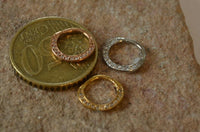 Cargar imagen en el visor de la galería, Segmentring Piercing Kristalle Edelstahl Gold PVD - chic - net.de
